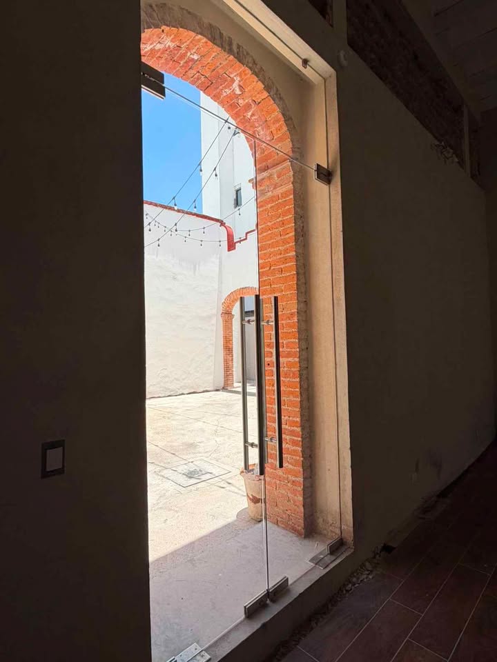Puertas abatibles de cristal en Irapuato