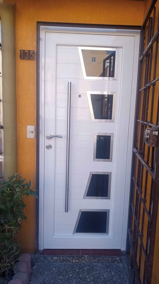 Instalación de puertas de aluminio en Irapuato